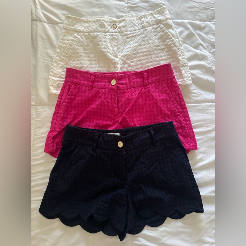 Crown & Ivy Women's Shorts size 2p - White, Pink, Black